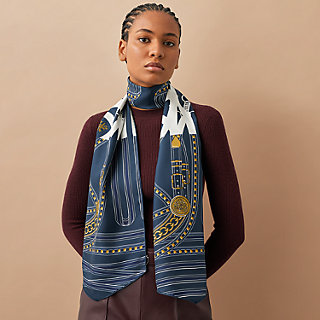 Grand Tralala silk scarf | Hermès Singapore